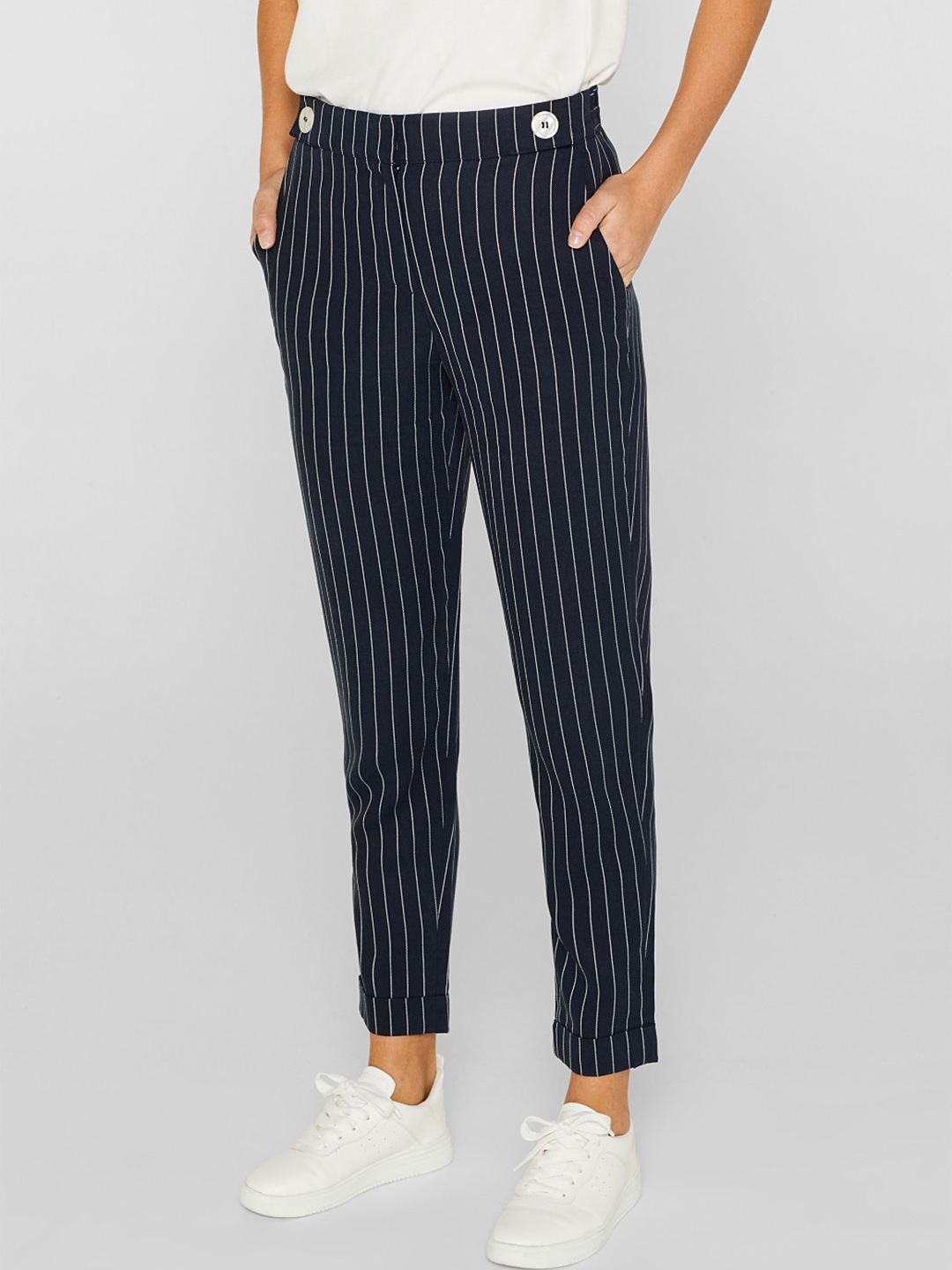 navy cropped joggers