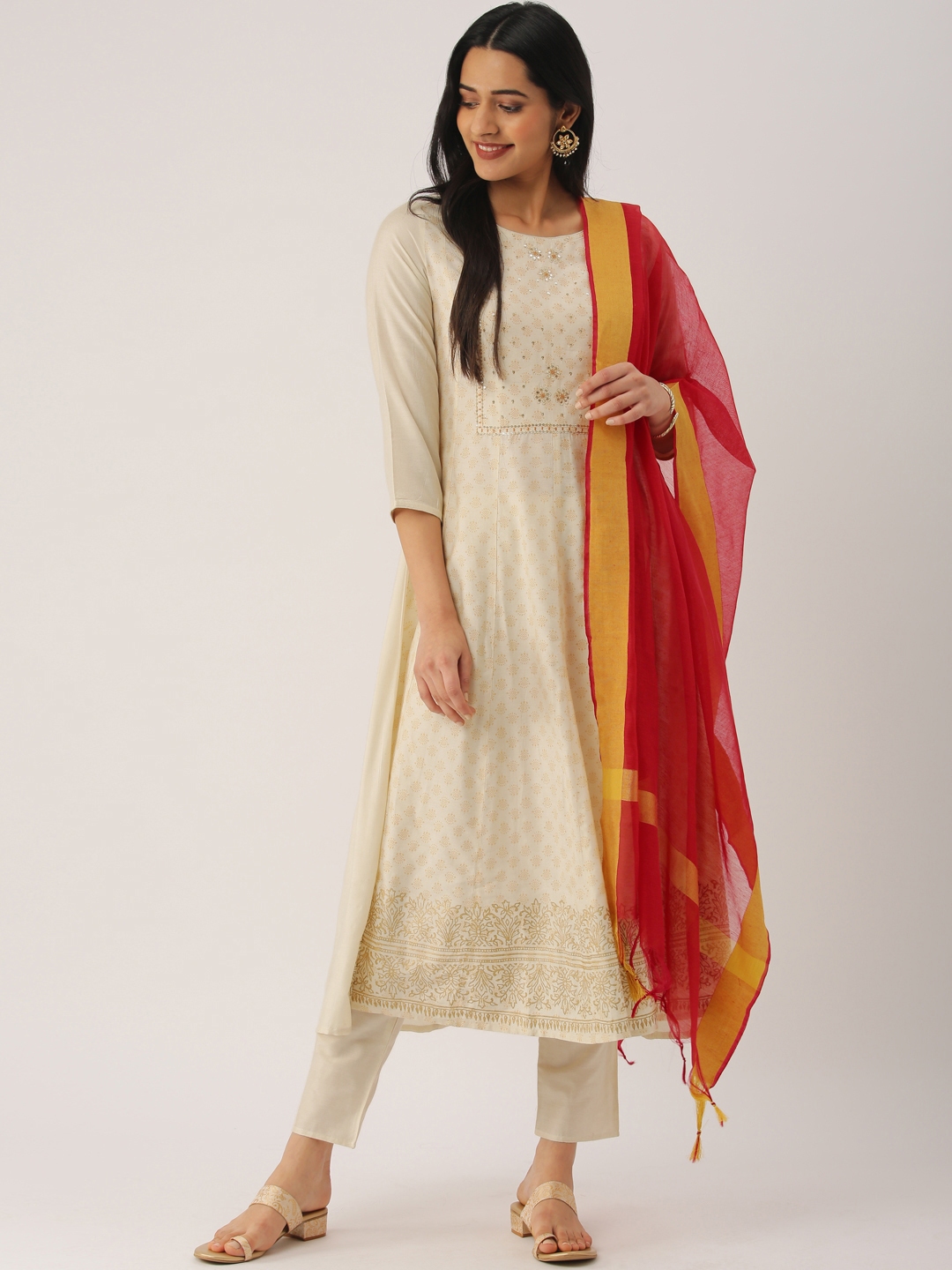 White kurti sales with orange leggings
