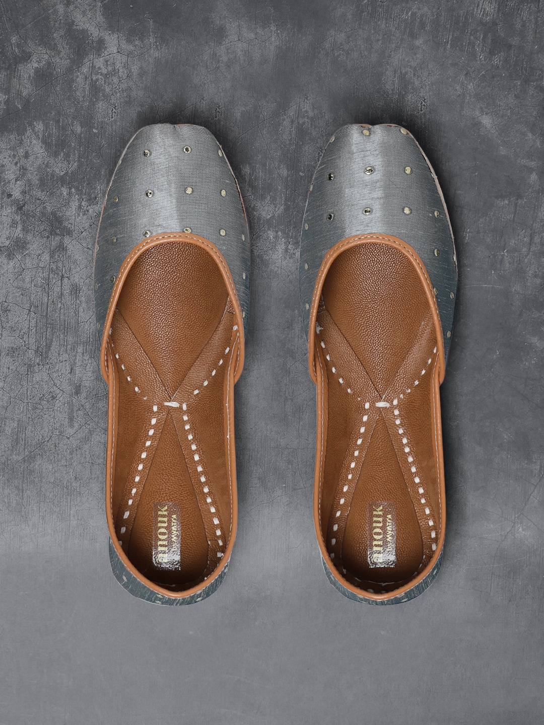 mojaris myntra
