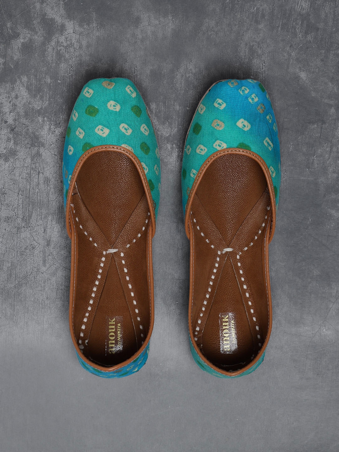 mojaris myntra