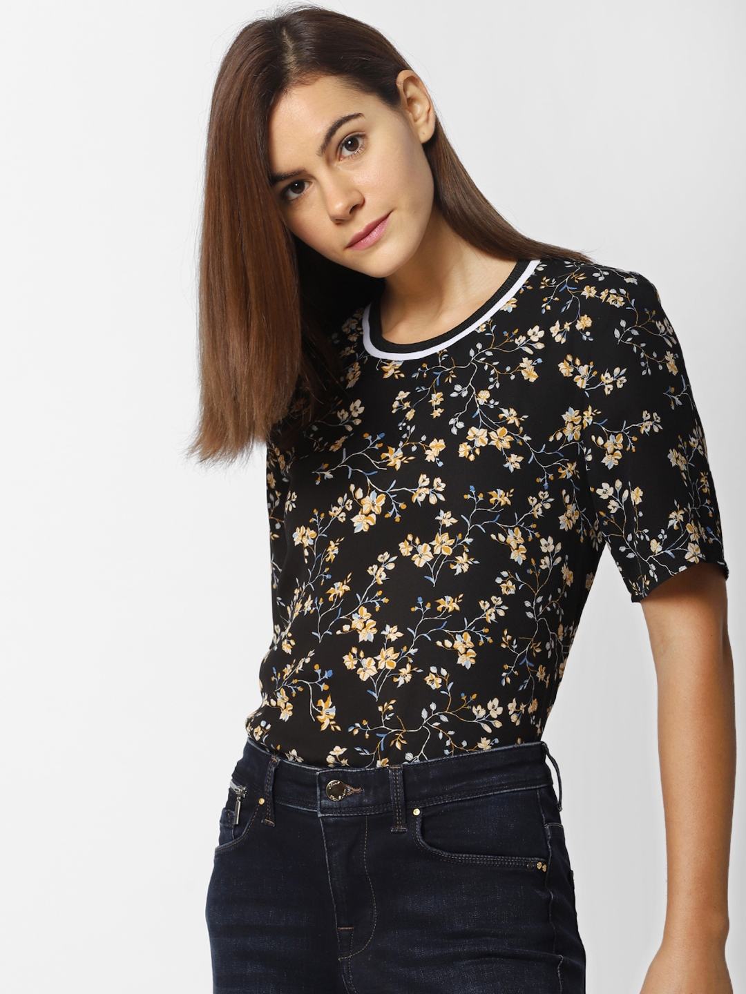 Buy ONLY Women Black Printed Top - Tops for Women 10372603 | Myntra