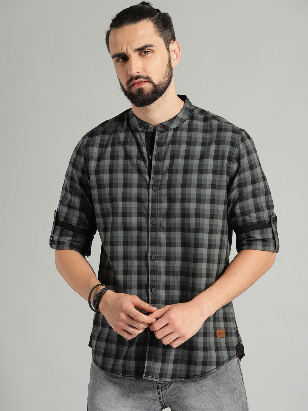 Buy The Roadster Lifestyle Co Men Black Regular Fit Checked Casual Shirt Shirts For Men 