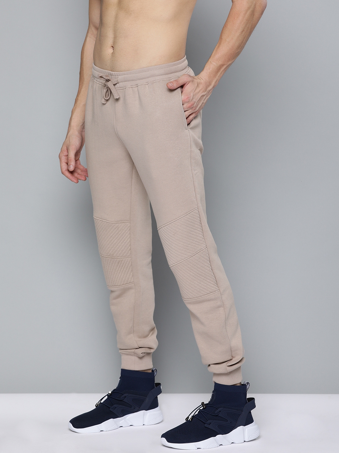 mast and harbour joggers