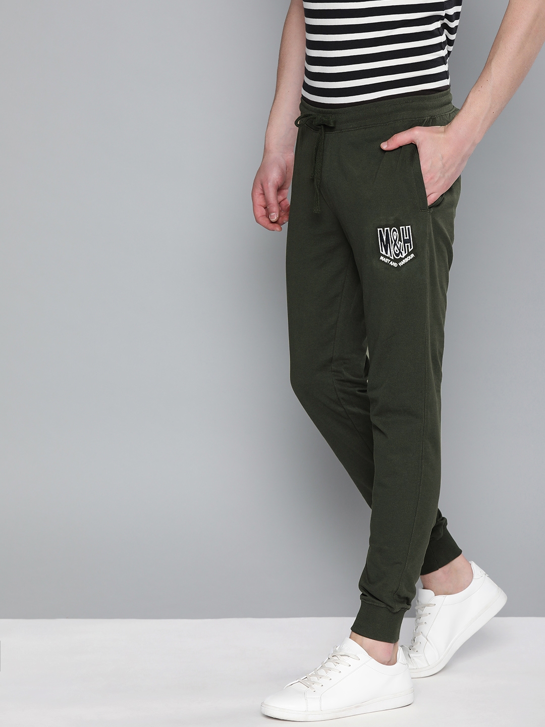 mast and harbour joggers