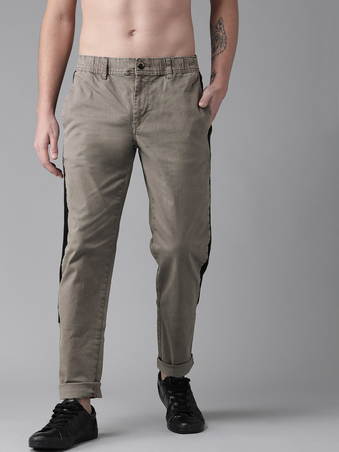 Buy The Roadster Lifestyle Co Men Grey Slim Fit Solid Trousers ...