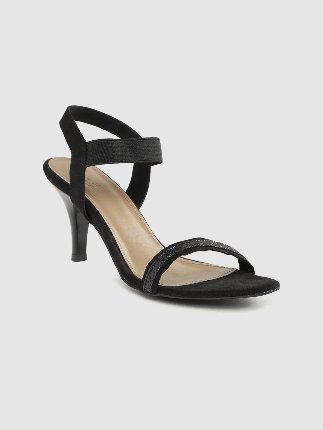 black pumps myntra