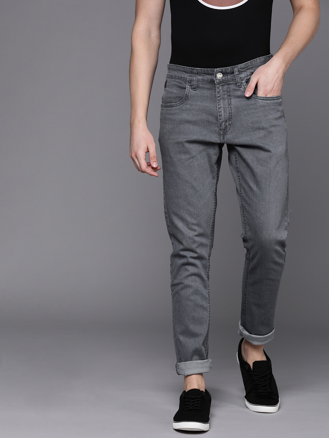 slim fit stretchable jeans