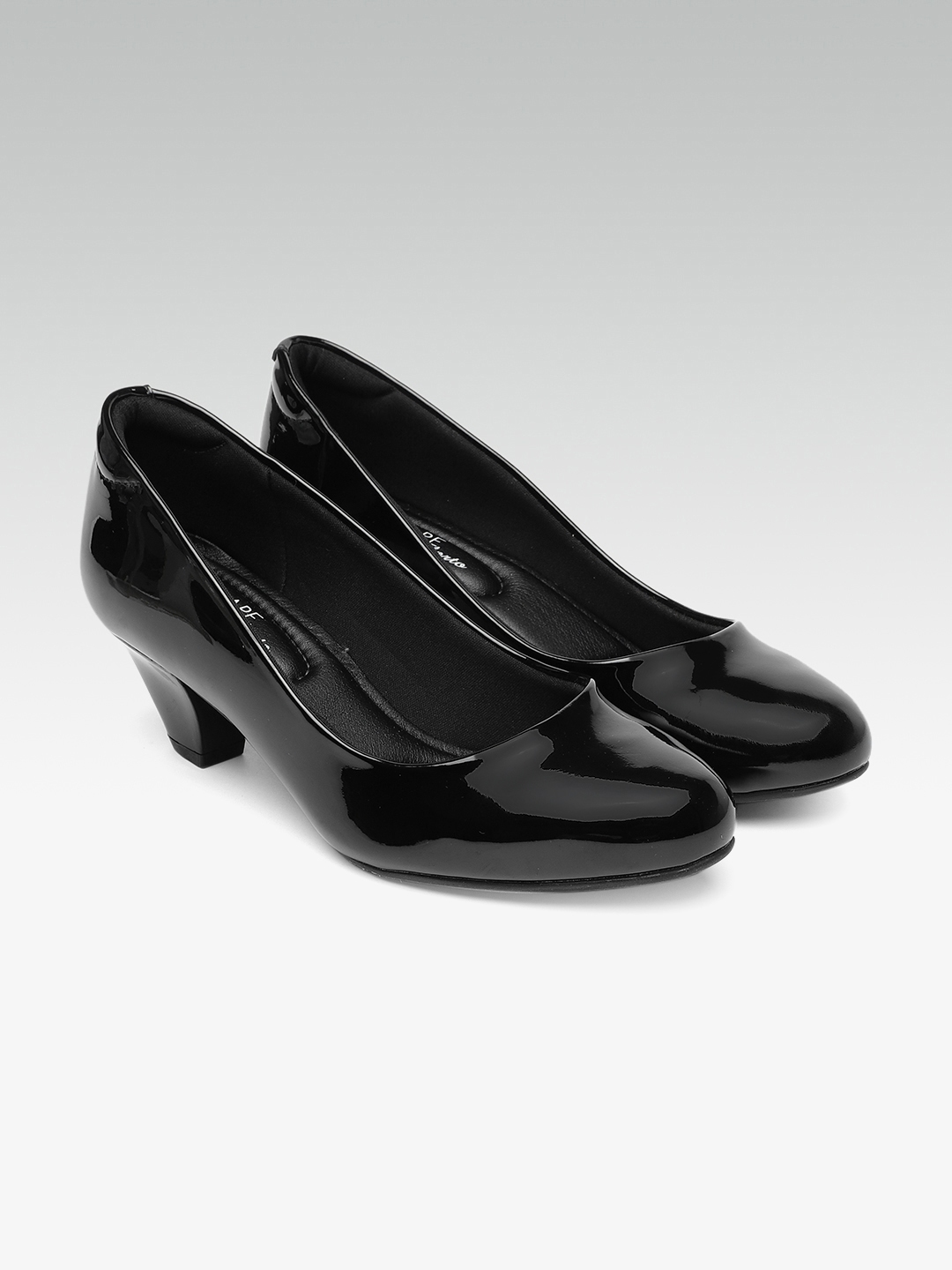 black pumps myntra