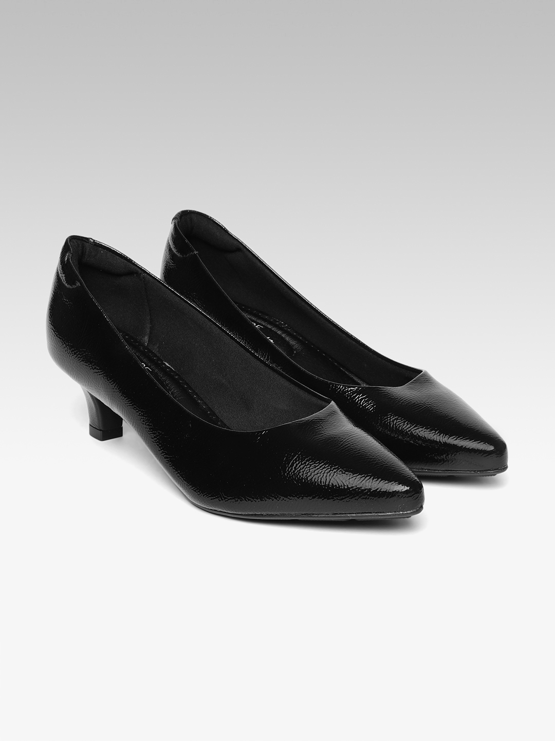 black pumps myntra