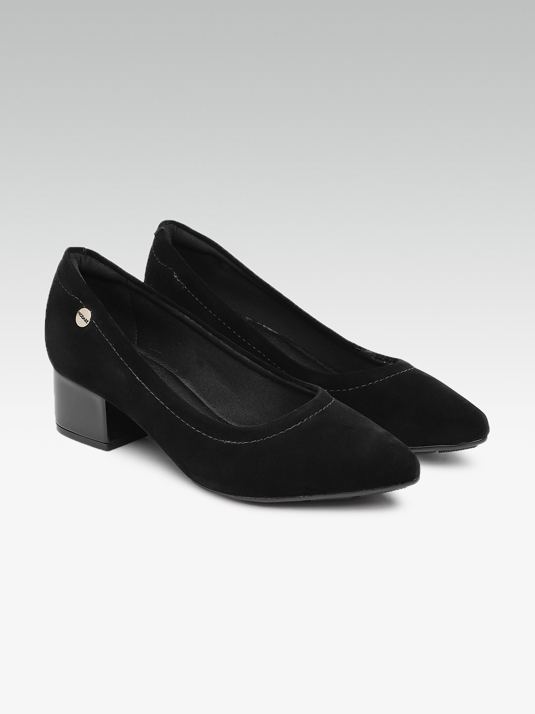 black pumps myntra