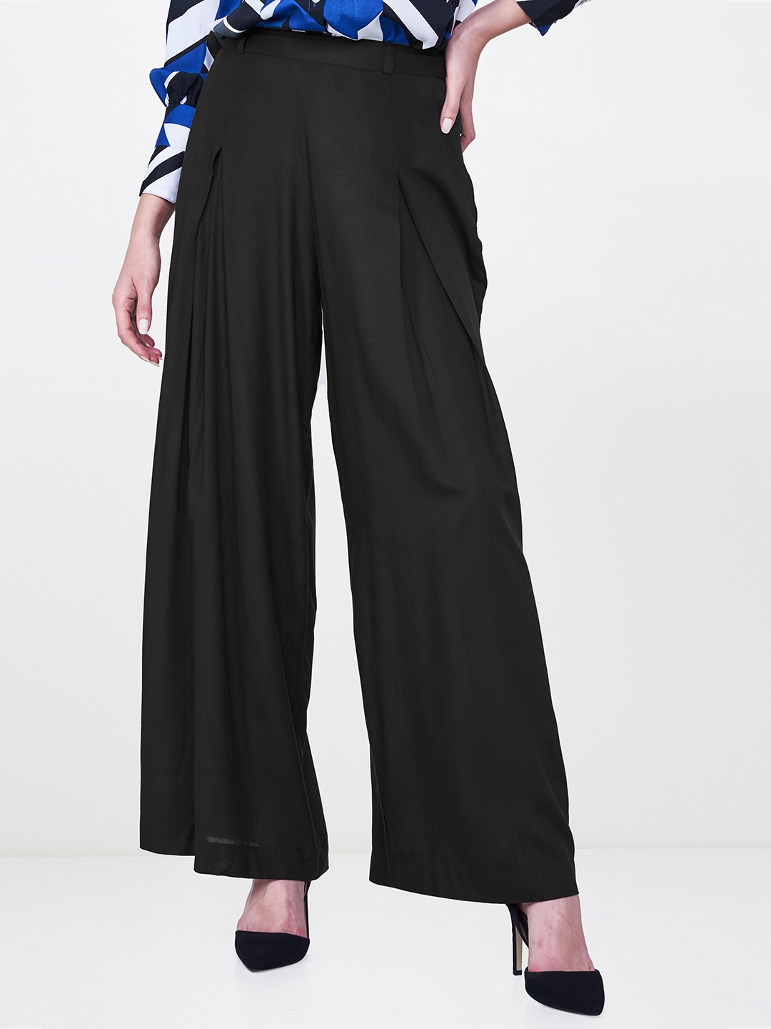 black parallel pants