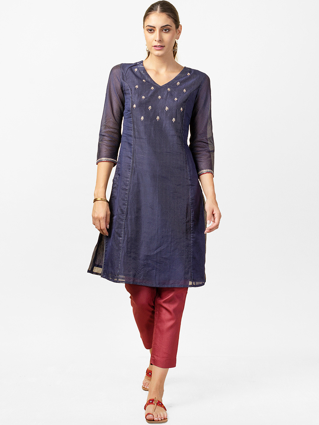 Women Navy Blue & Golden Printed Straight Kurta