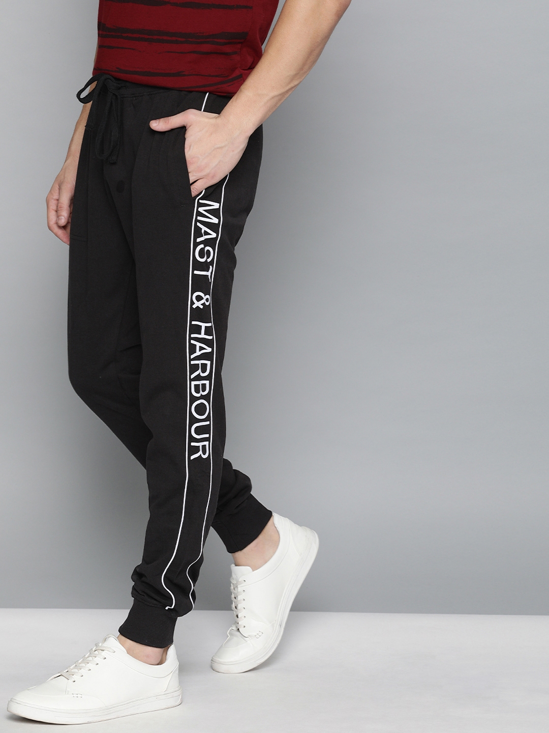 mast and harbour track pants