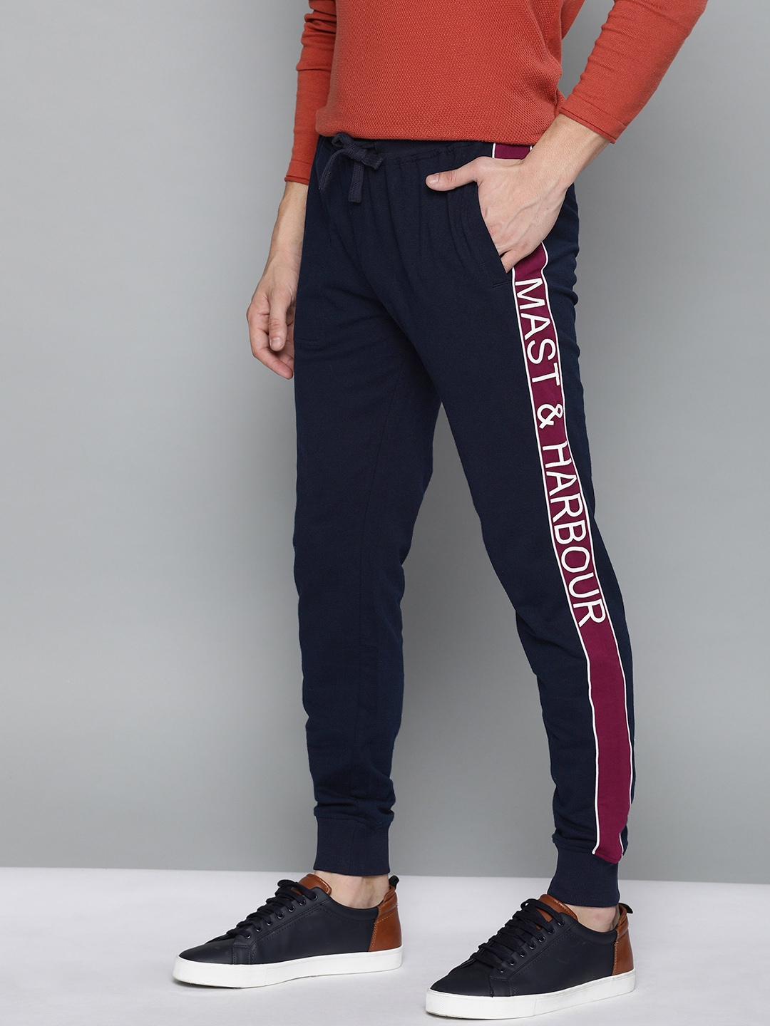 mast and harbour joggers