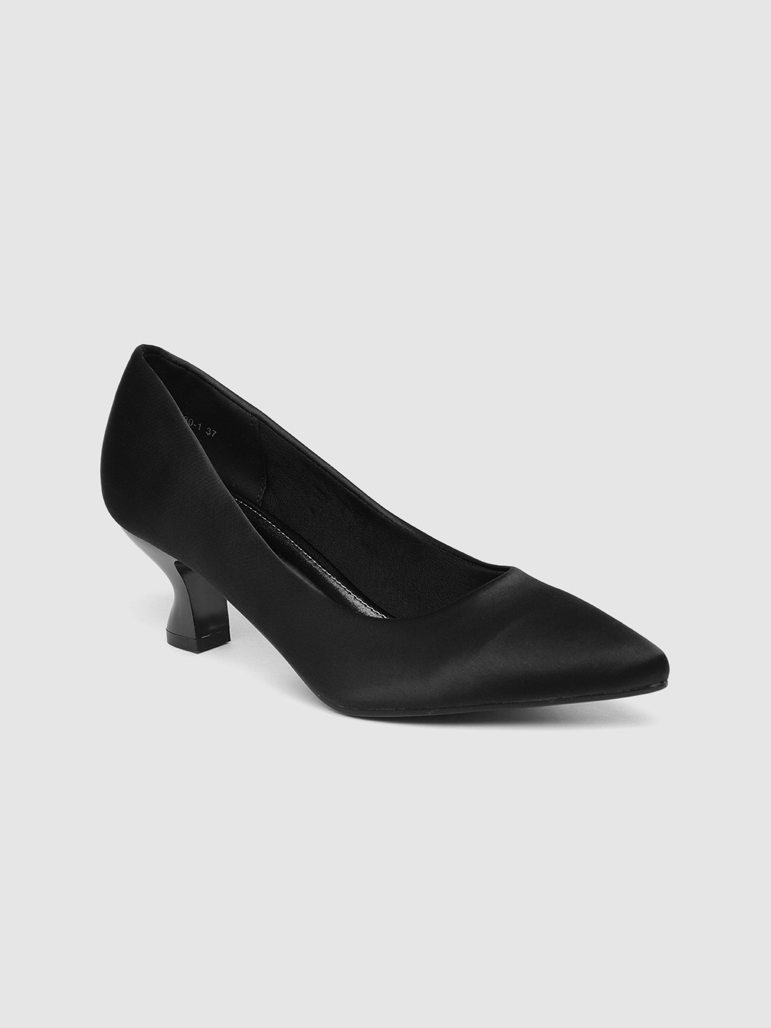 ladies black pumps size 4