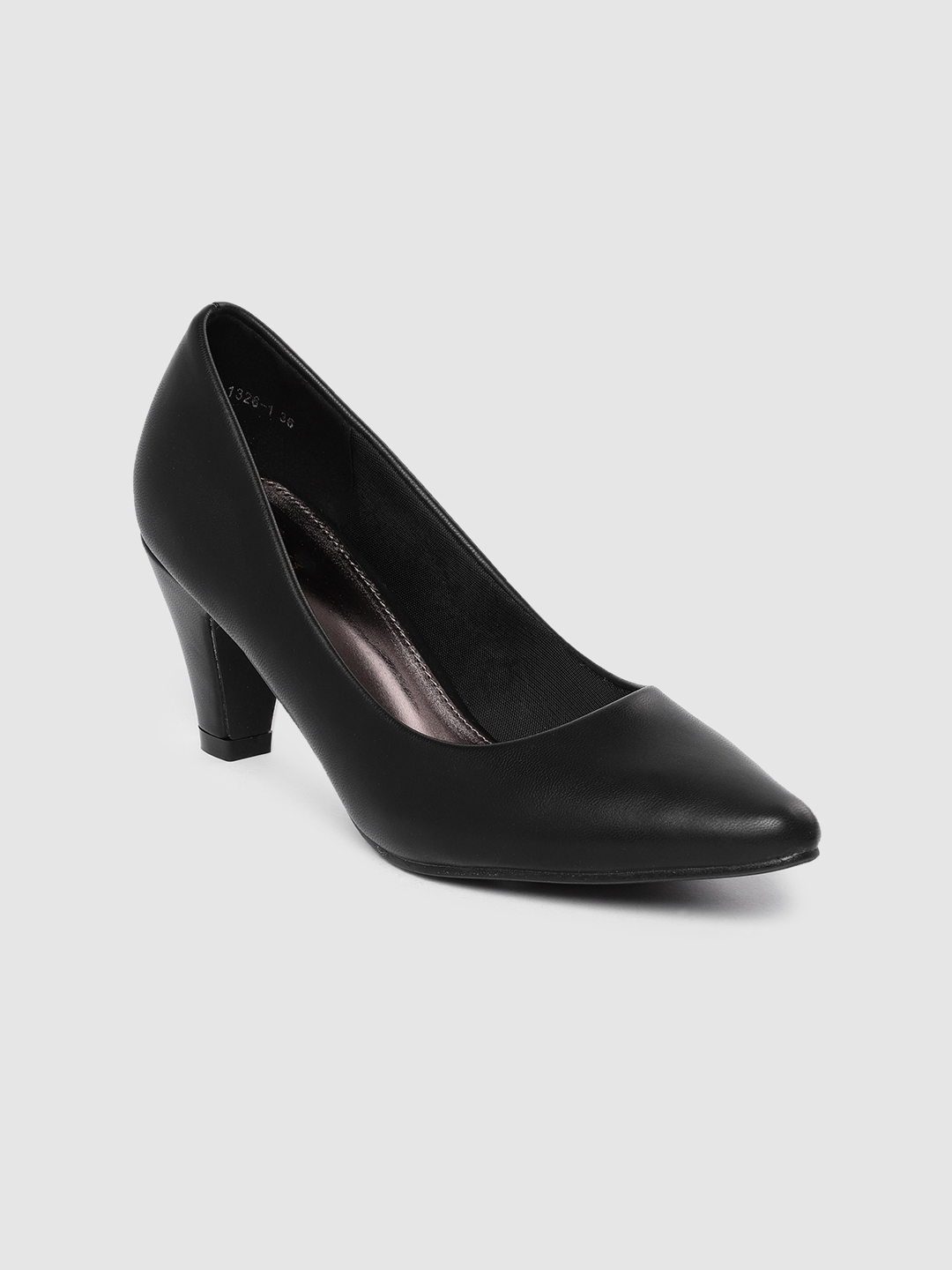 black pumps myntra
