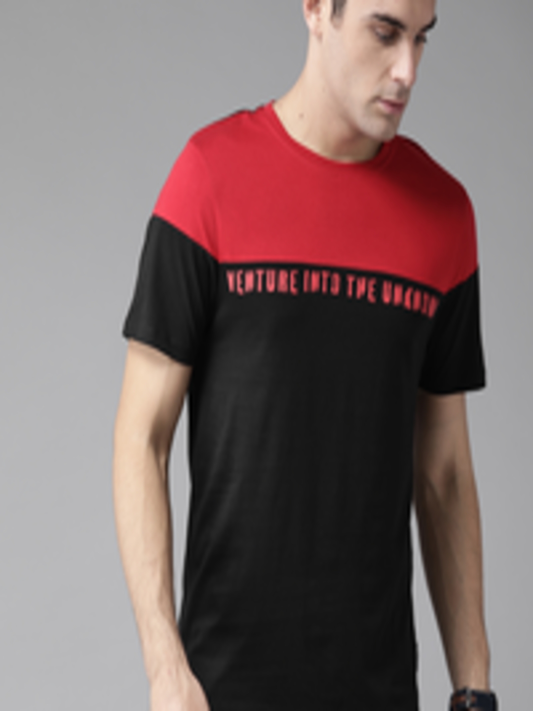 Buy The Roadster Lifestyle Co Men Black & Red Colourblocked Round Neck ...