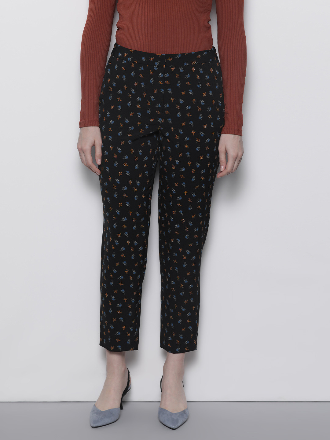 Buy DOROTHY PERKINS Women Black & Blue Regular Fit Printed Trousers - Trousers for Women 