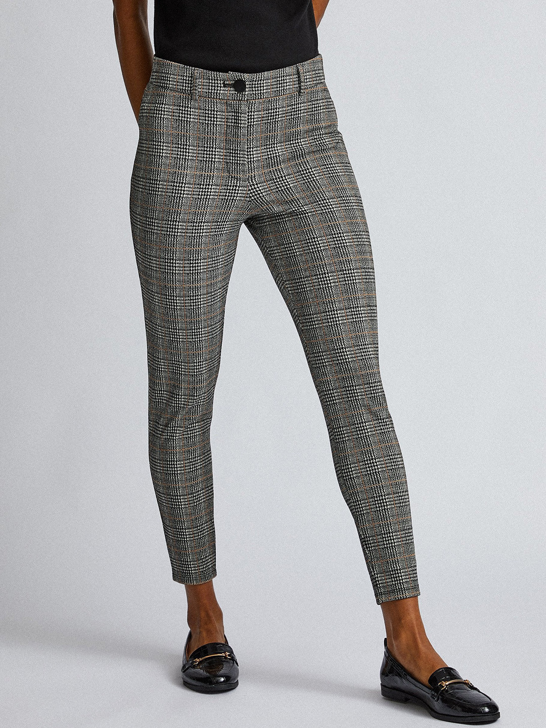 Buy DOROTHY PERKINS Women Black & White Petite Regular Fit Self Design Formal Trousers 