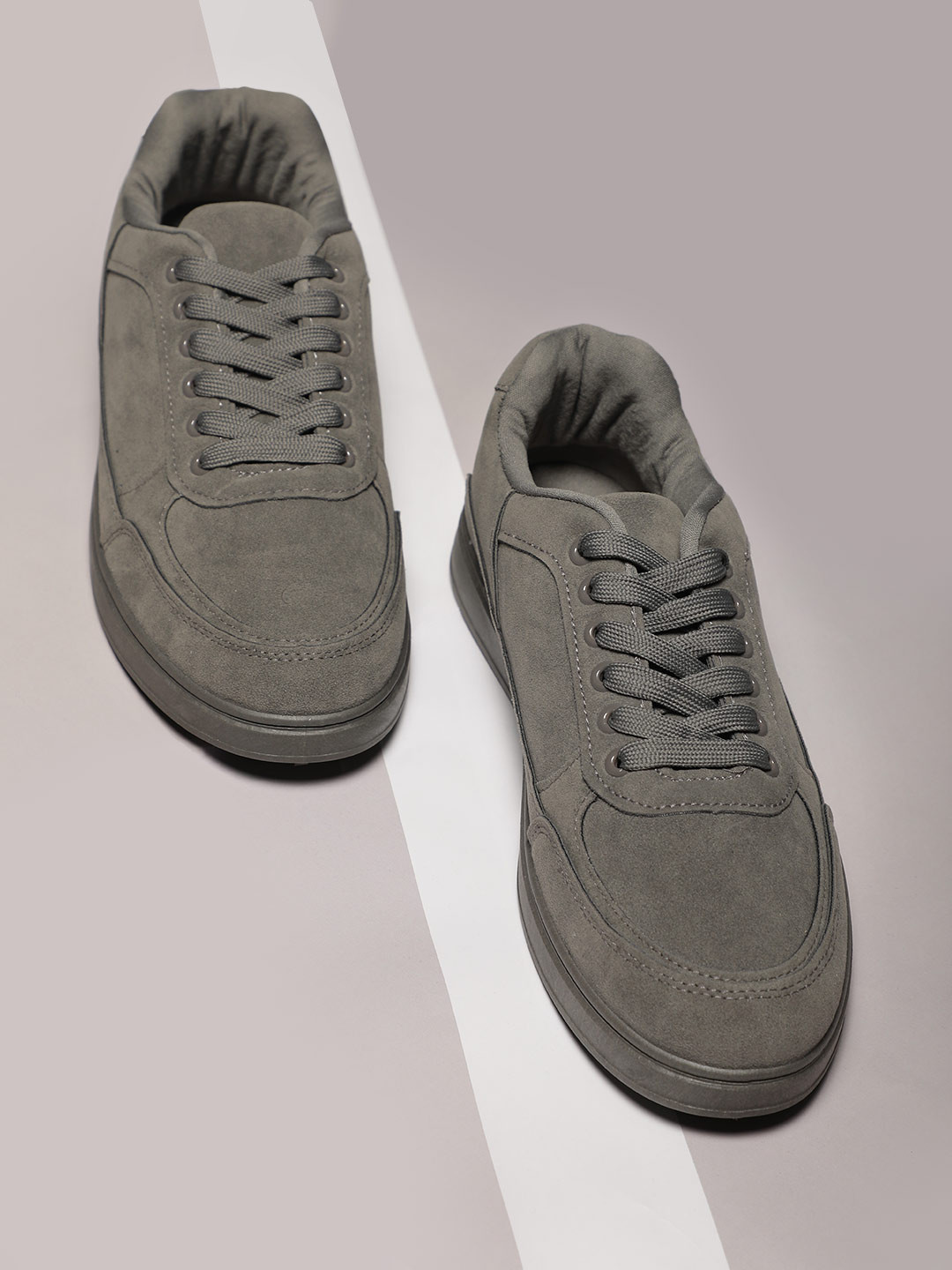 HIGHLANDER Men Grey Sneakers