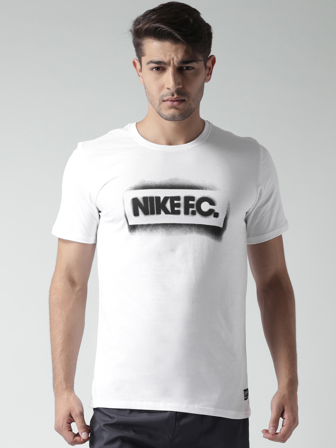 mens white t shirts nike