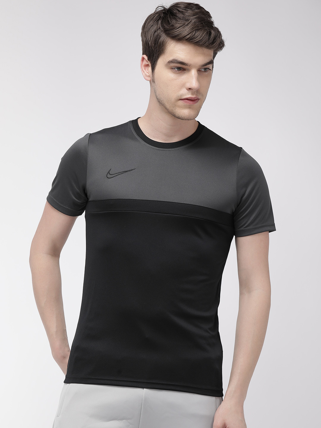 Buy Nike Men Black & Charcoal Grey Dri Fit ACDPR Colourblocked Round