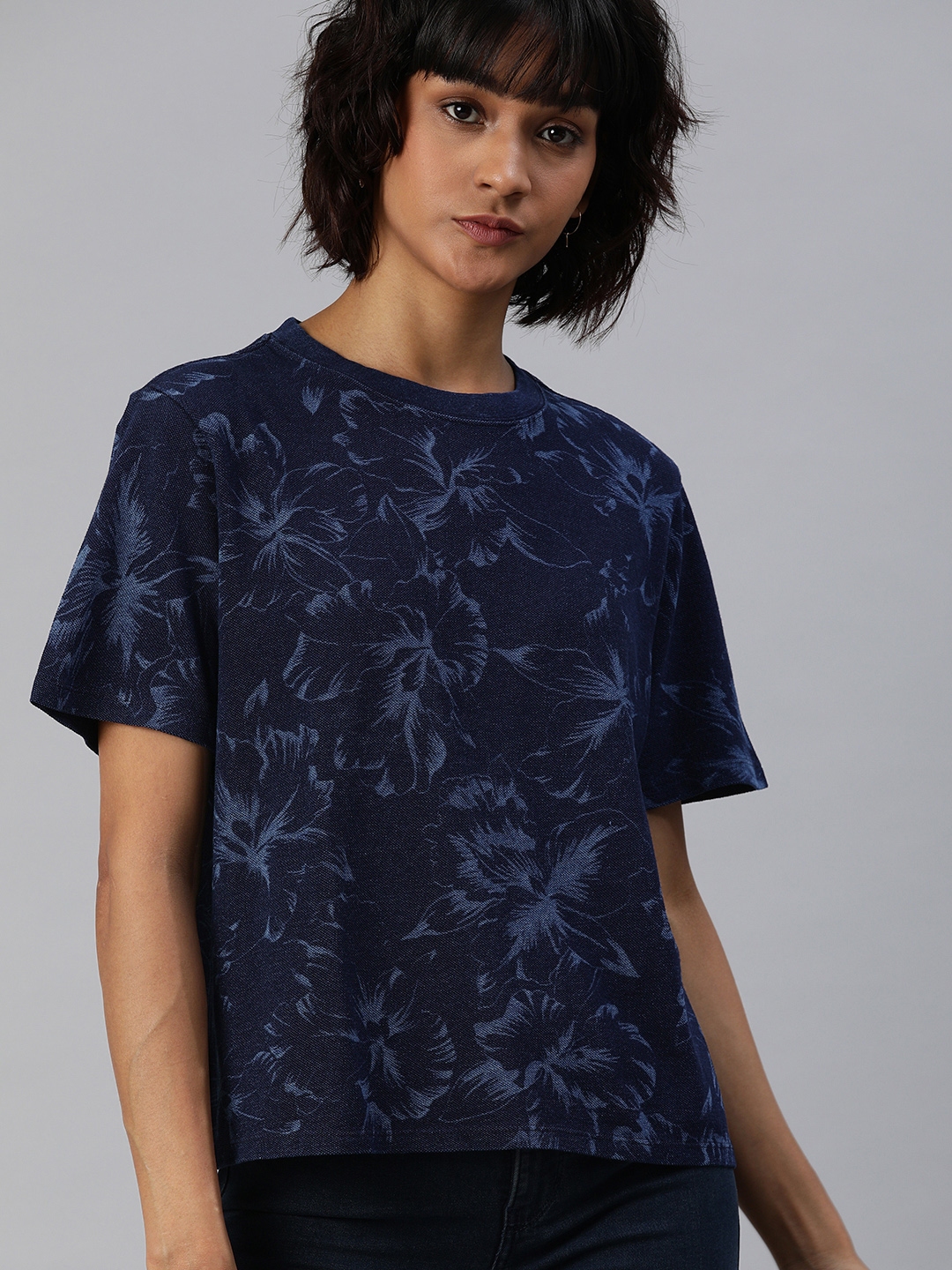 Buy Levis Women Navy Blue Floral Printed Boxy Fit Round Neck T Shirt ...