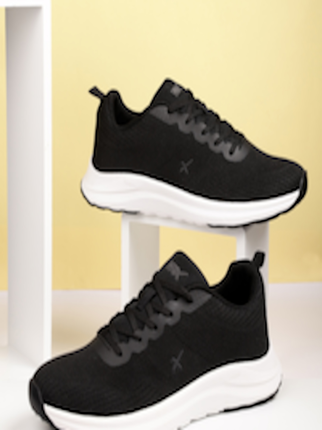 Buy HRX By Hrithik Roshan Men Front Runner Shoe - Sports Shoes for Men ...