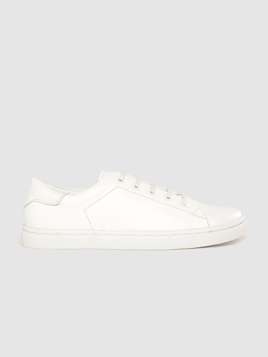 roadster men white solid sneakers
