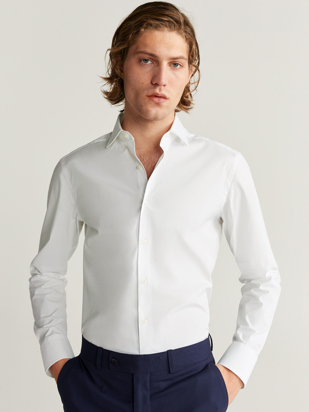 Buy MANGO MAN White Tailored Slim Fit Solid Easy Iron Formal Shirt ...