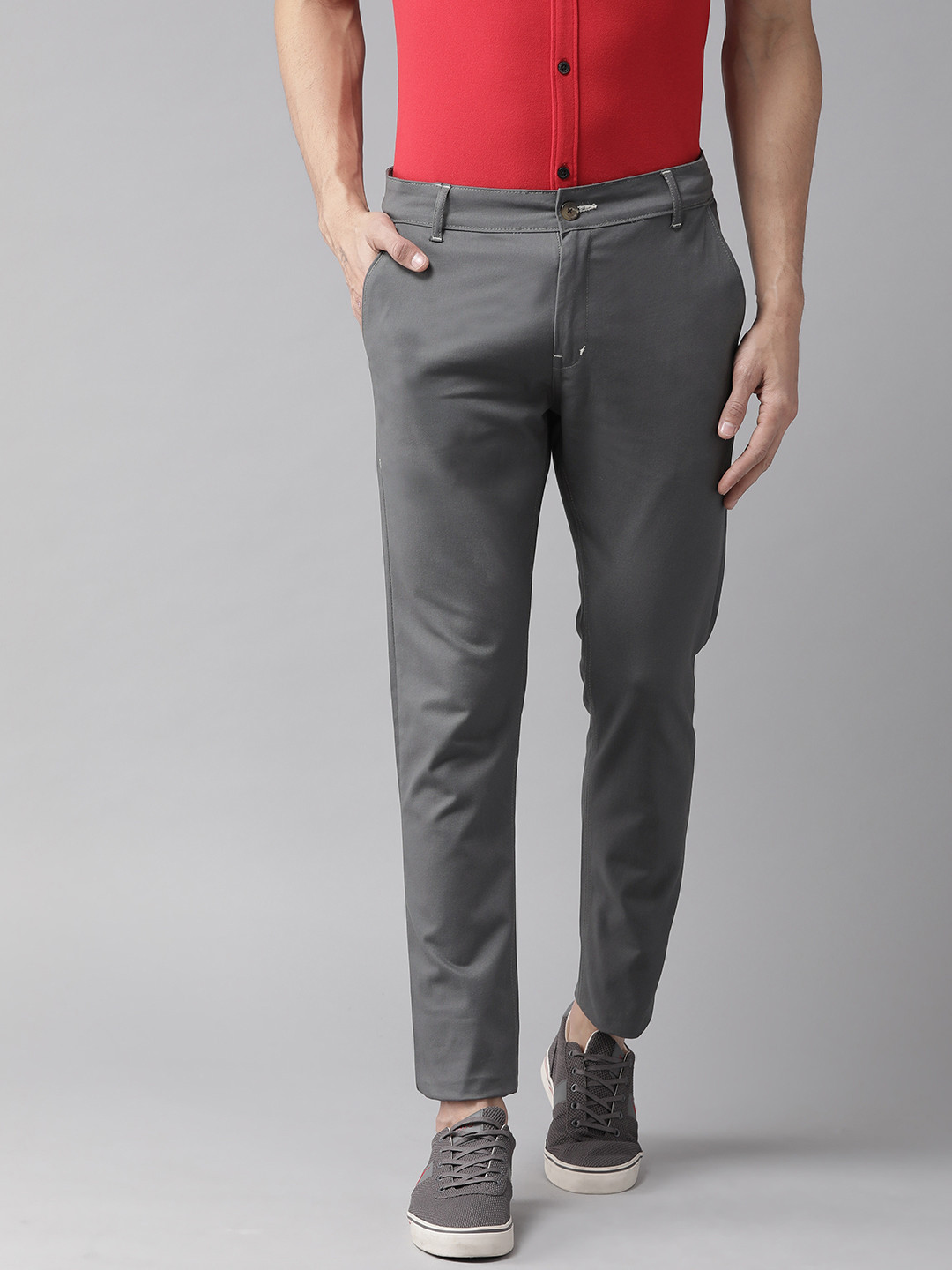 Buy Hubberholme Men Charcoal Grey Stretchable Slim Fit Solid Chinos ...