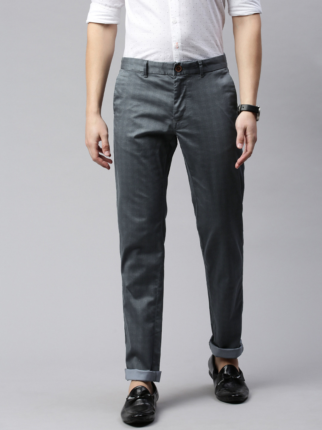 Buy Indian Terrain Men Grey Brooklyn Slim Fit Checked Chinos - Trousers ...