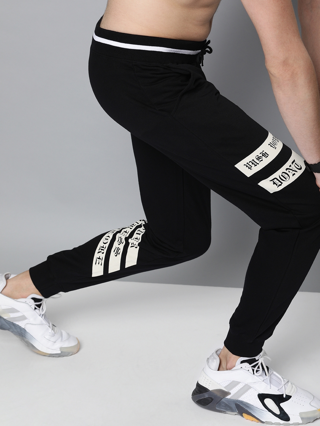 joggers on flipkart