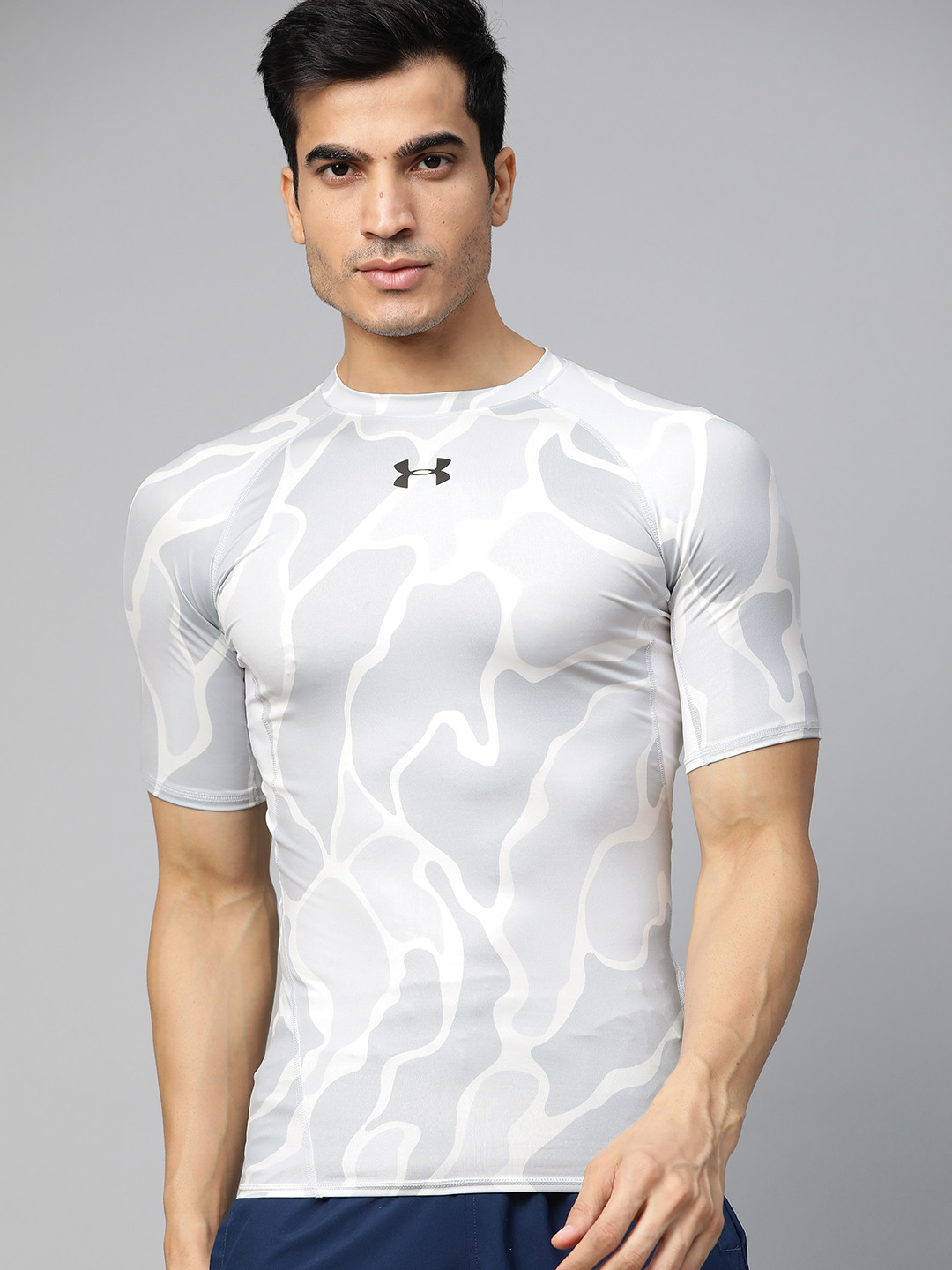 Buy UNDER ARMOUR Men Grey & White Heat Gear NOV Printed T Shirt