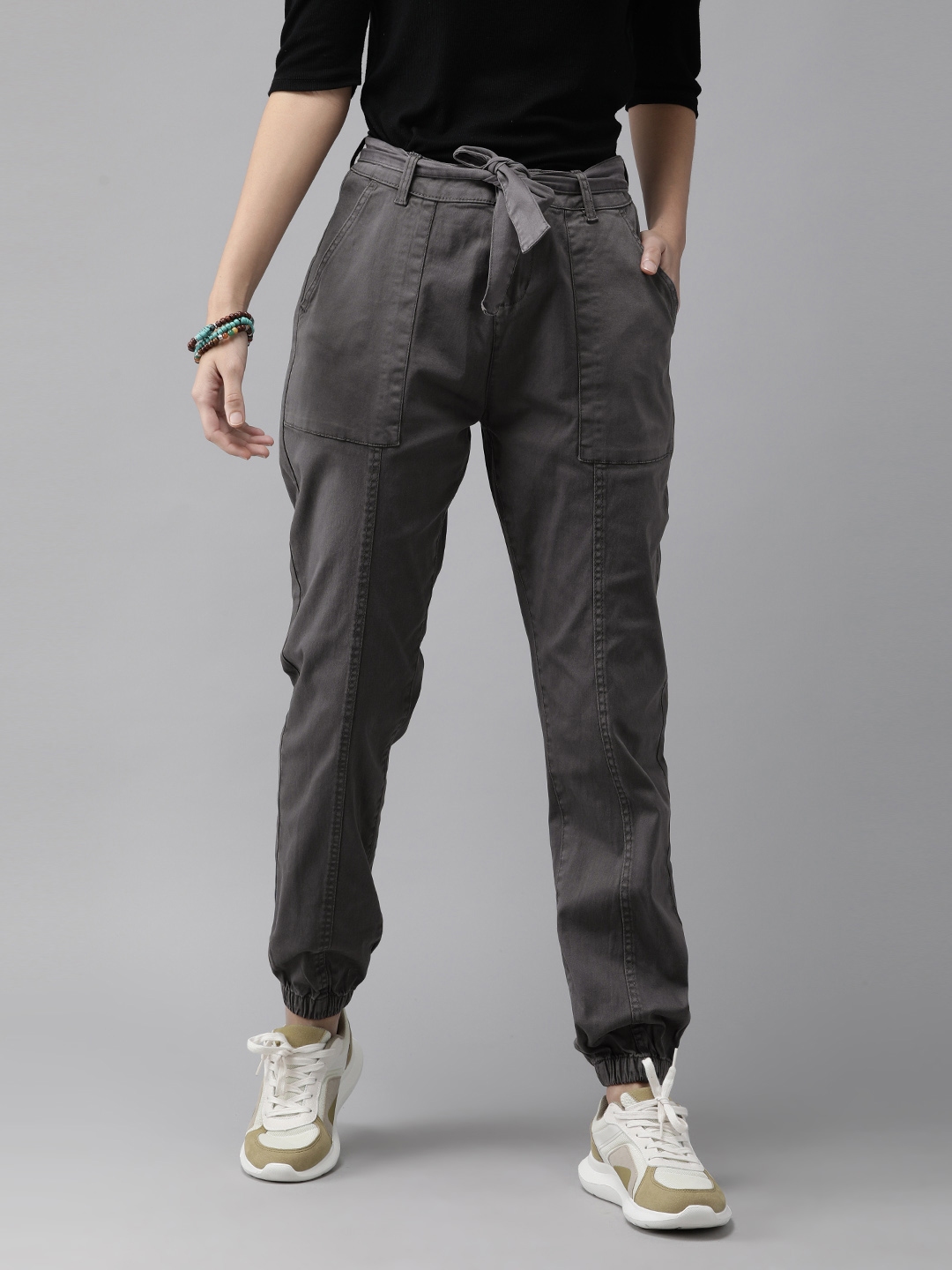jogger pants myntra