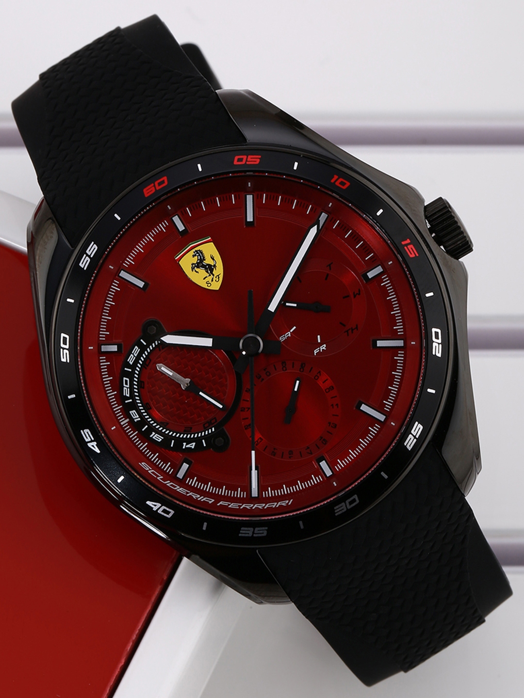 Buy SCUDERIA FERRARI Men Red Speedracer Analogue Watch 0830682 ...