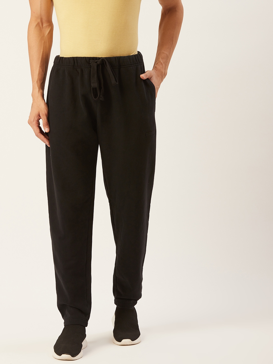 Buy AMERICAN EAGLE OUTFITTERS Men Black Solid Straight Fit Joggers