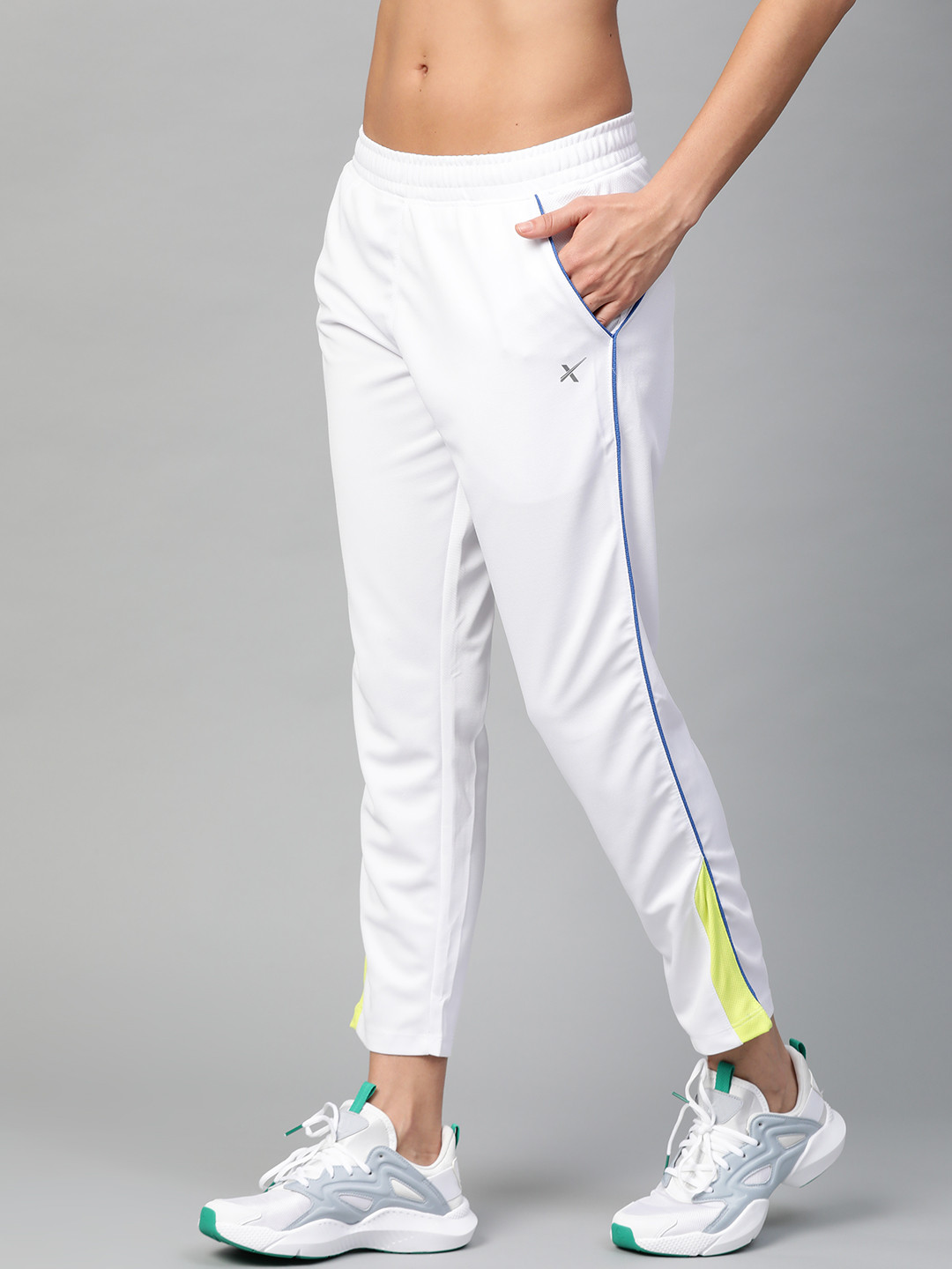 Buy HRX By Hrithik Roshan Women Brilliant White Solid N9 Rapid Dry