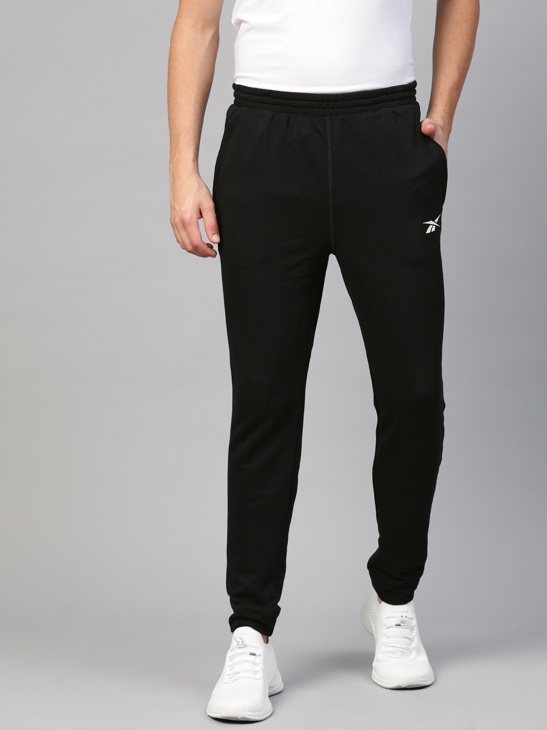 reebok training essentials linear logo joggers