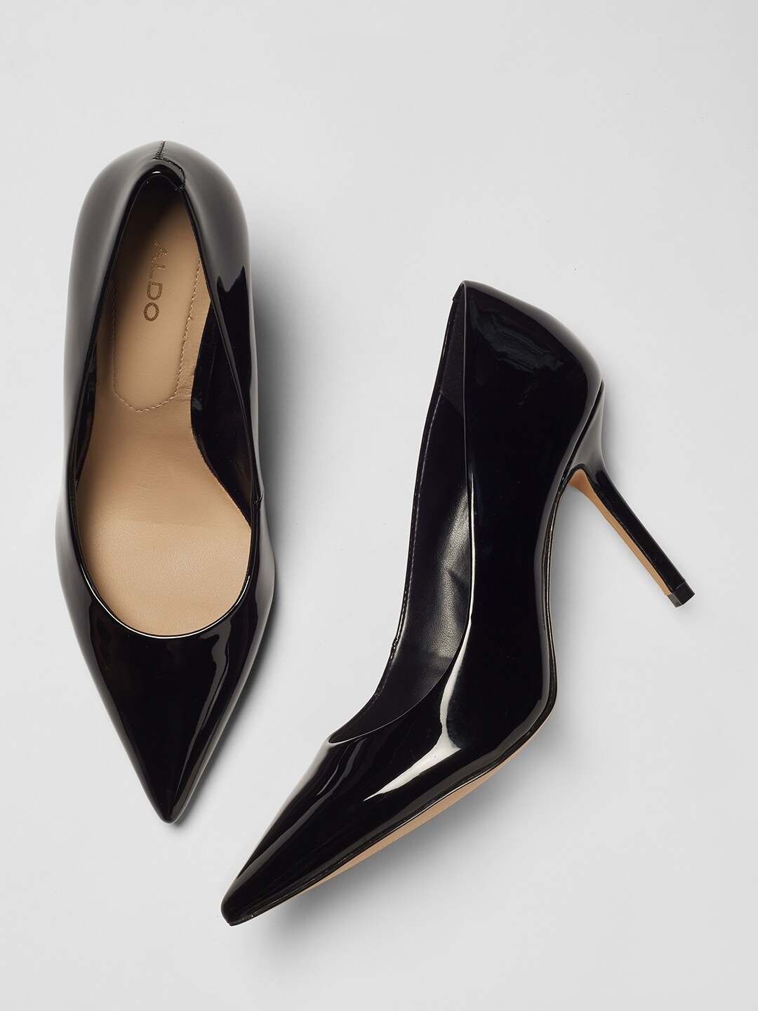 black pumps myntra
