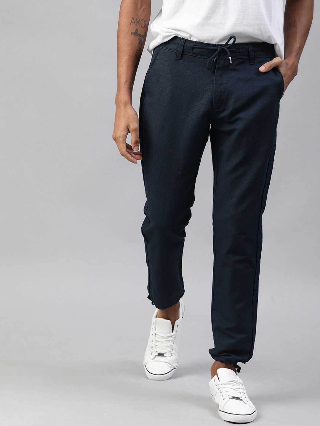 mast and harbour joggers