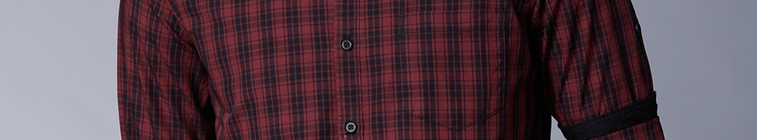 Buy HIGHLANDER Men Red & Black Slim Fit Yarn Dyed Checked Casual Shirt ...