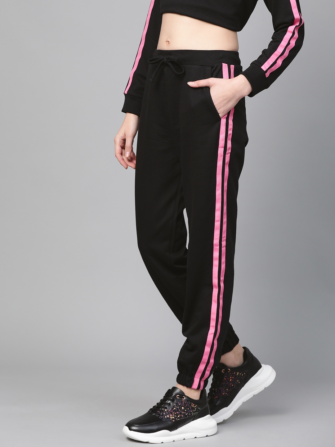 women's black cropped joggers