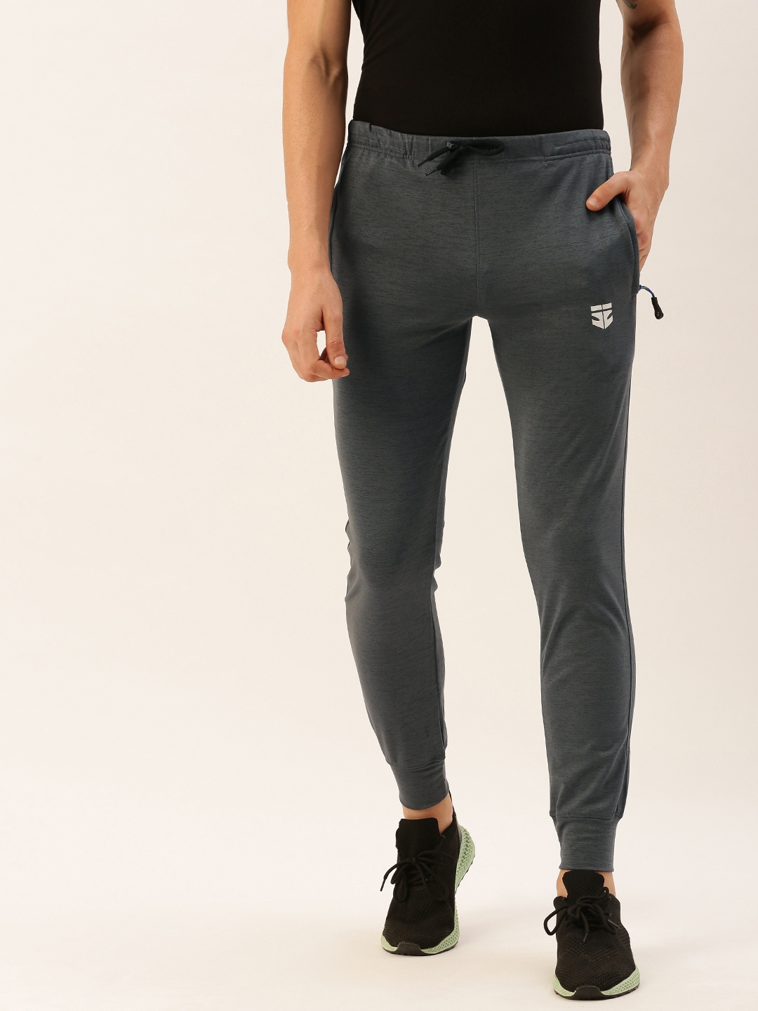 jogger pants myntra