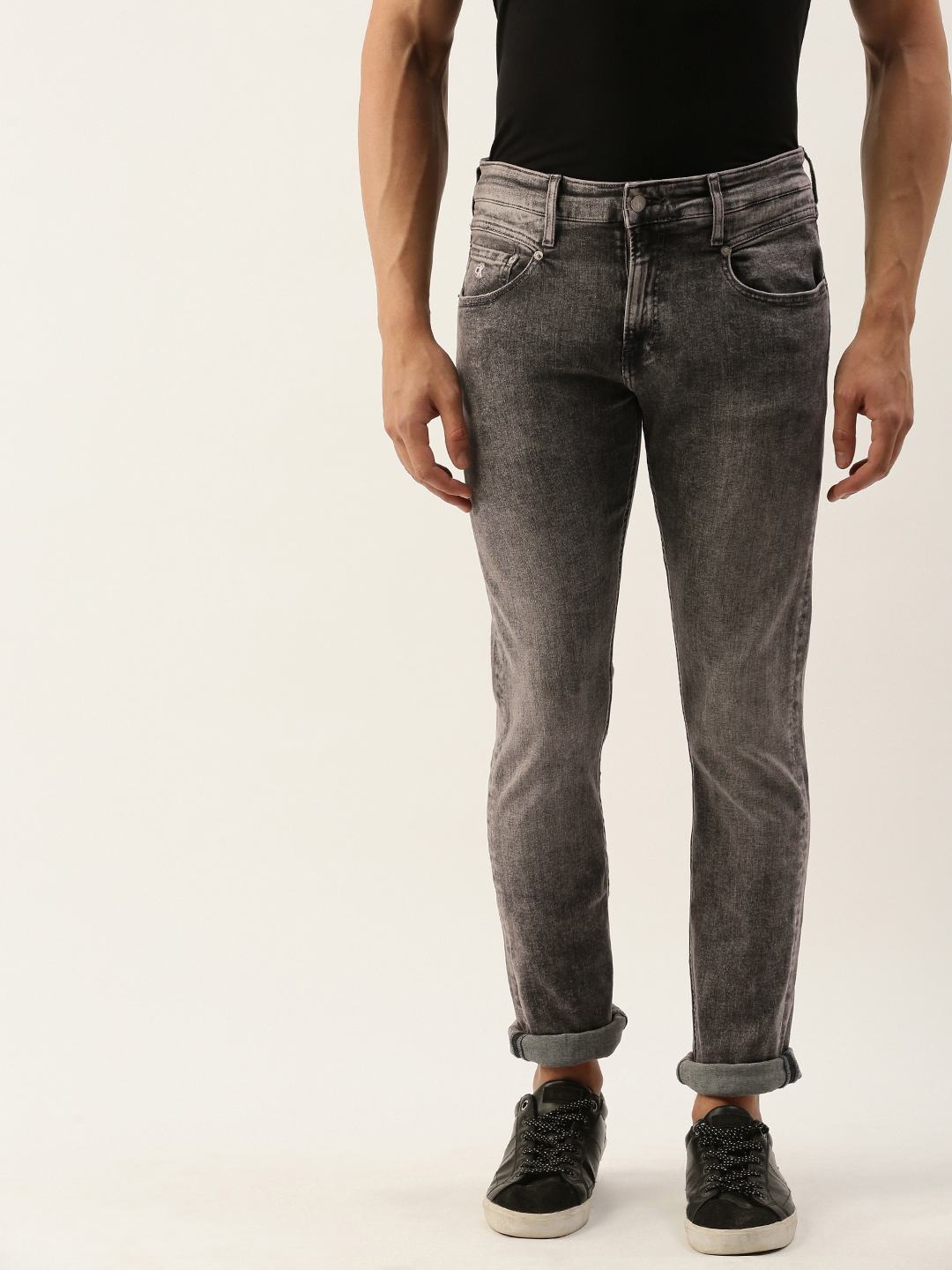 slim fit mid rise jeans
