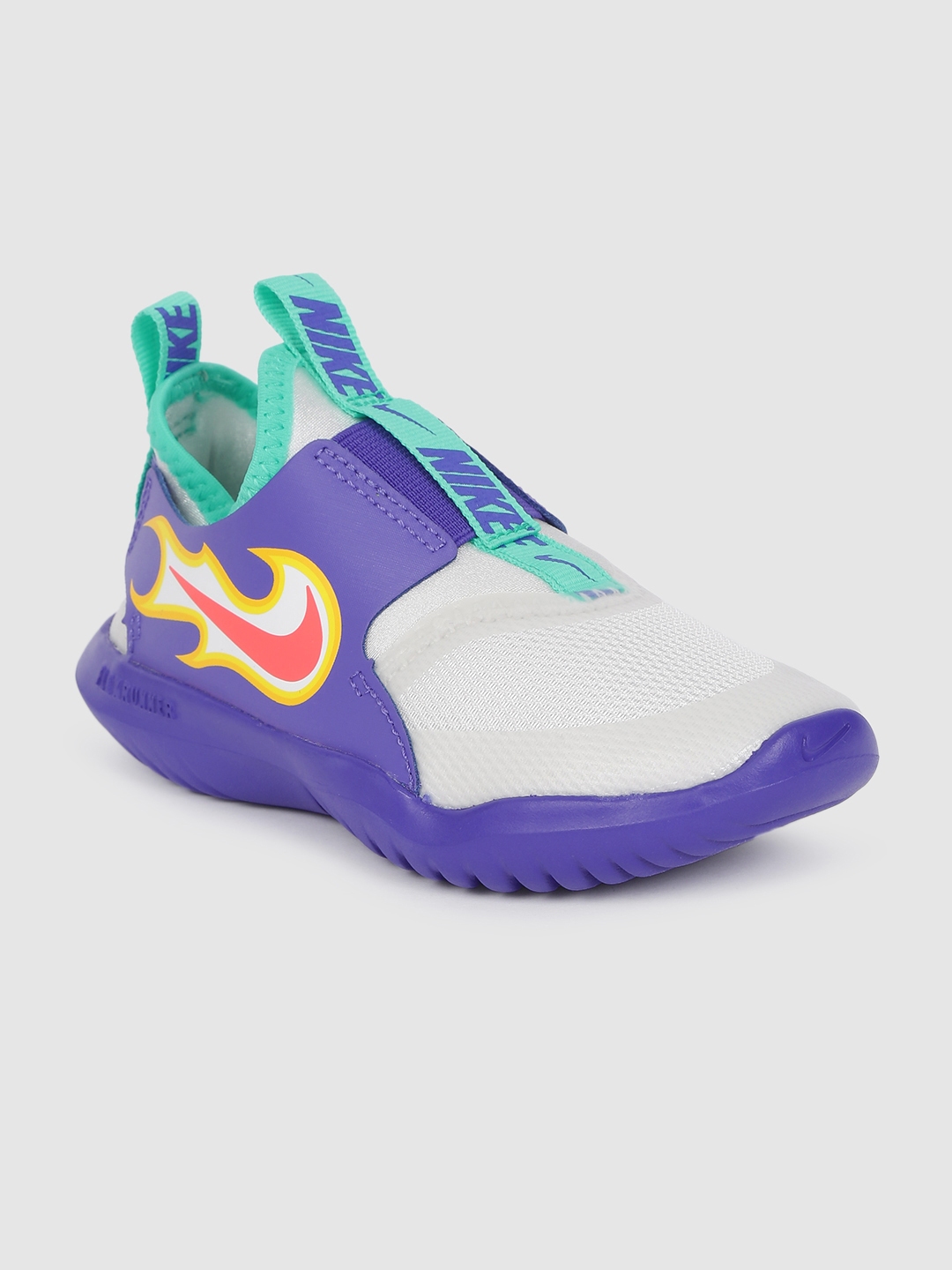 nike junior running shoes