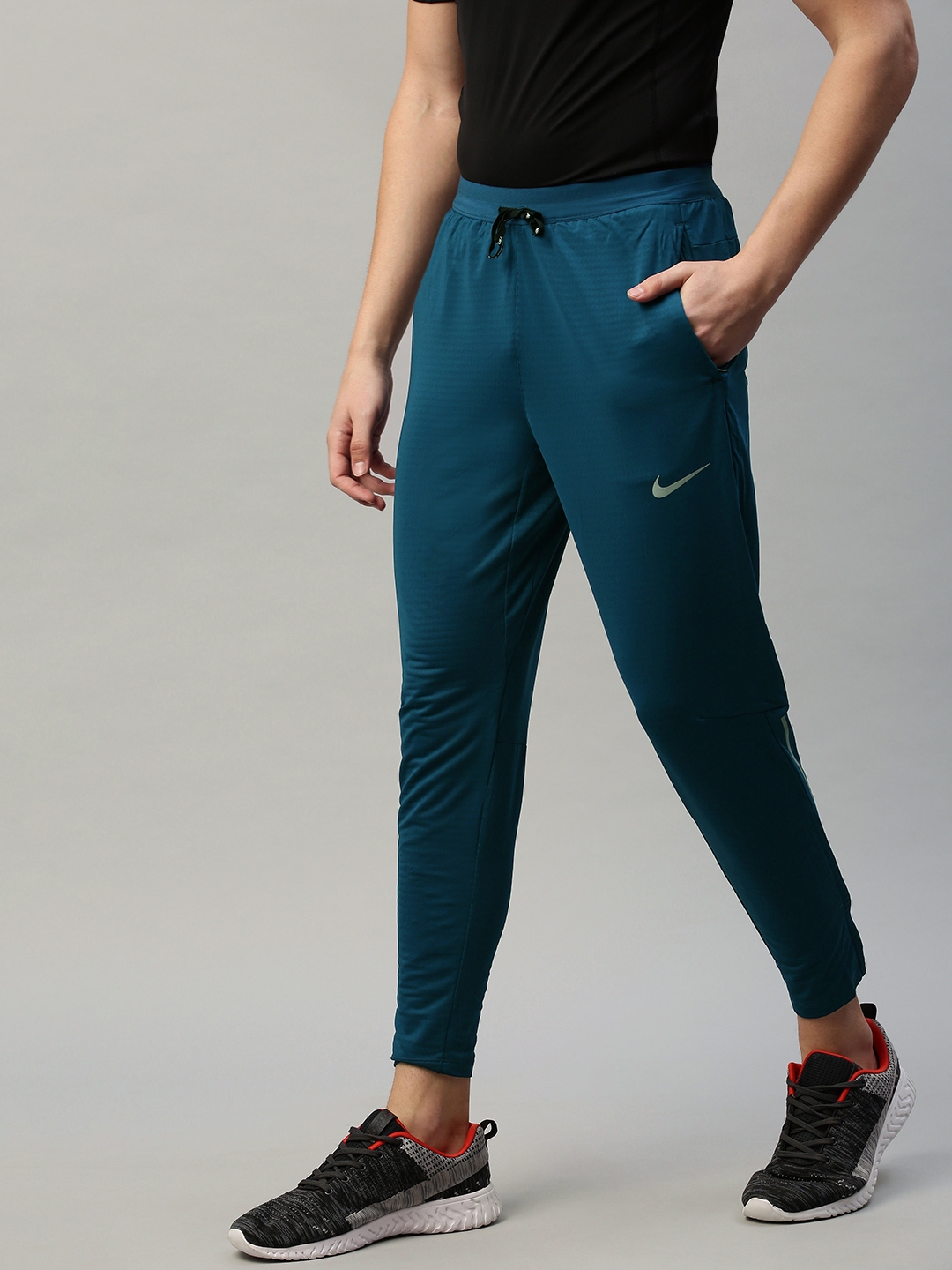 running track pants nike