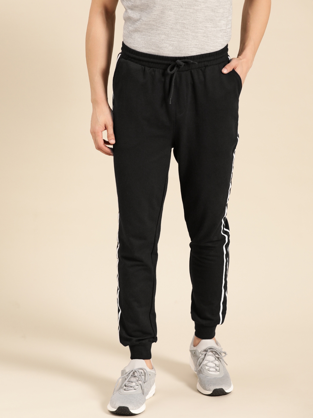 nike mini swoosh oversized joggers