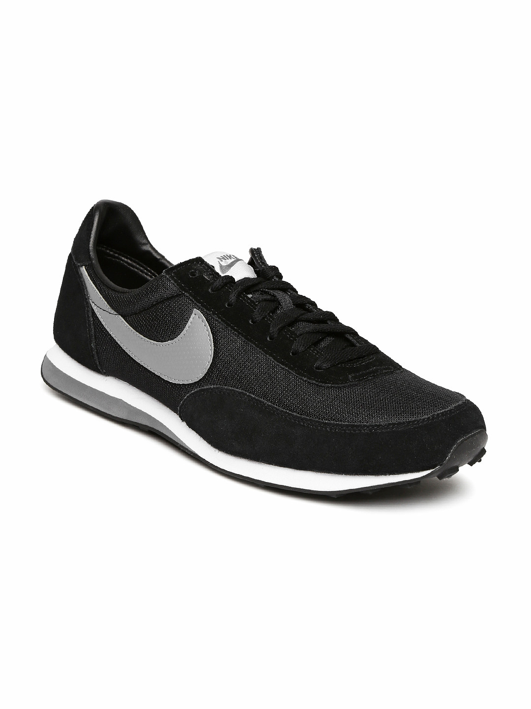 black nike shoes casual