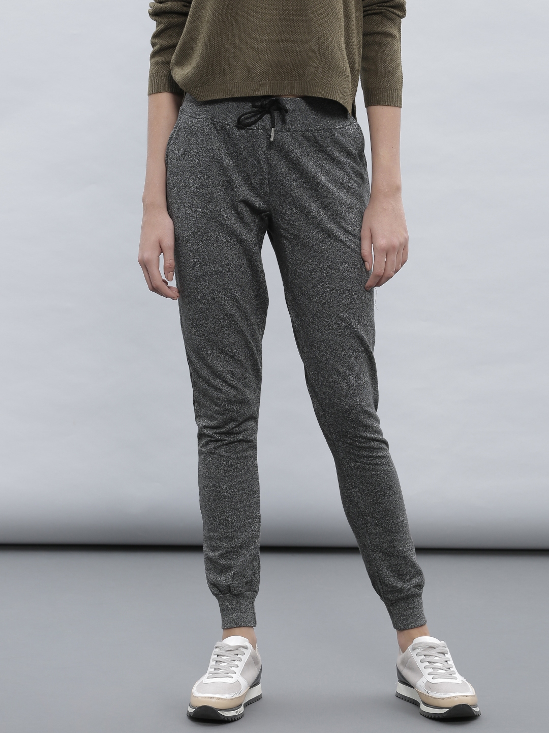 joggers myntra